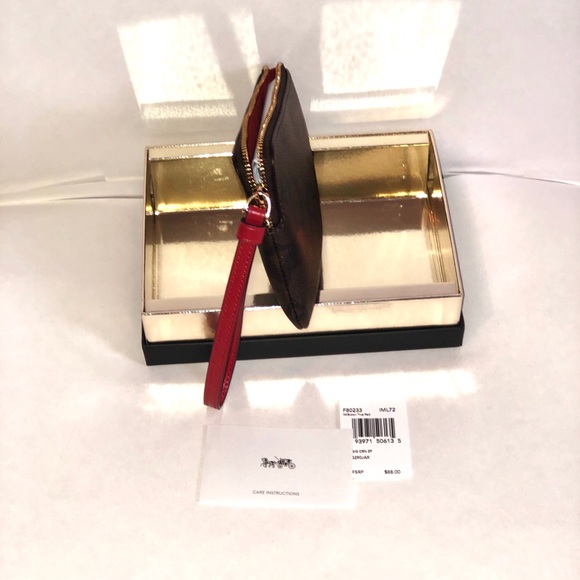 SOLD🔥Cute Coach Signature Boxed Zip Wristlet🌺 - Picture 5 of 5